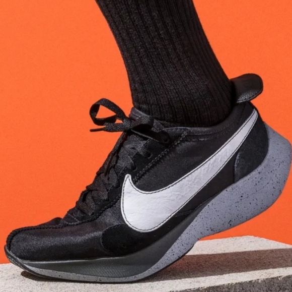 Nike Moon Racer sz13